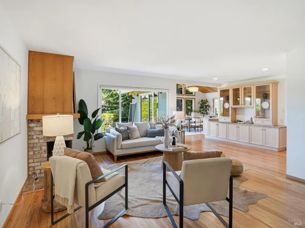 66 Granada Dr, Corte Madera, CA 94925