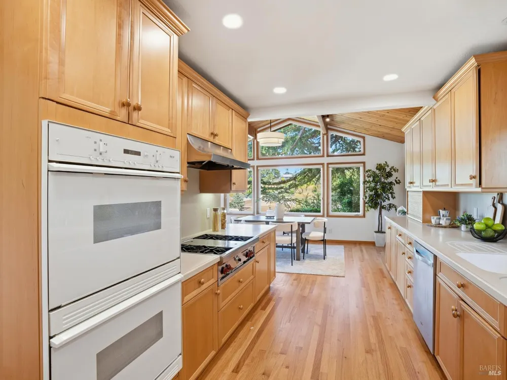 66 Granada Dr, Corte Madera, CA 94925