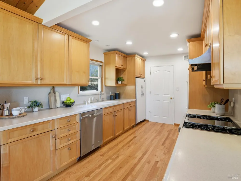 66 Granada Dr, Corte Madera, CA 94925