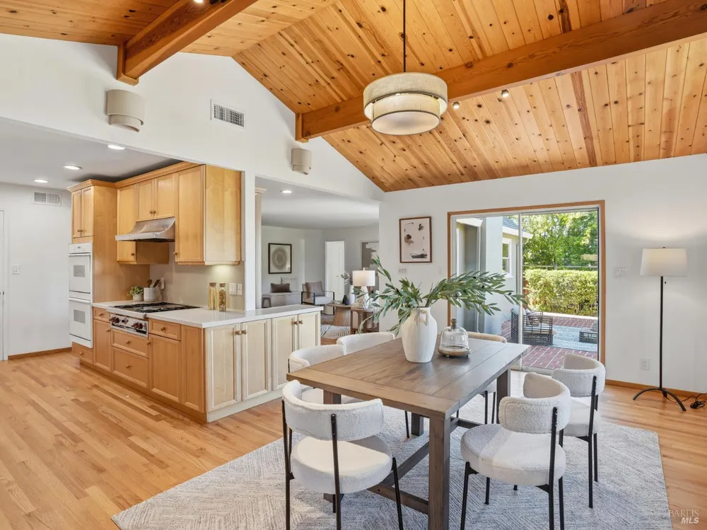 66 Granada Dr, Corte Madera, CA 94925