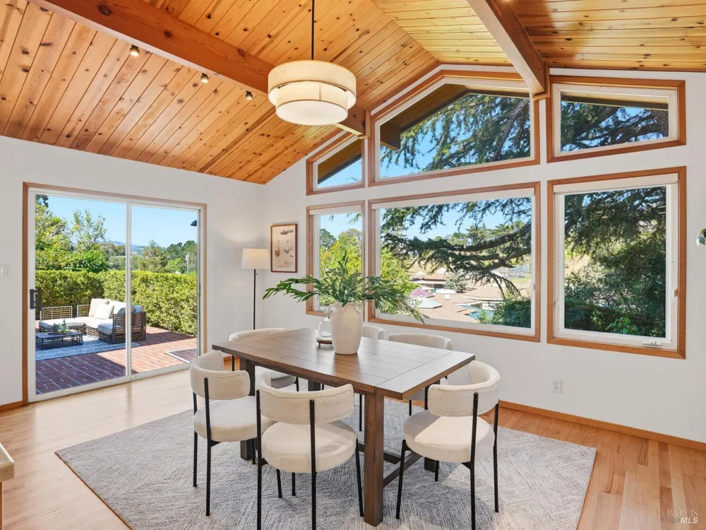 66 Granada Dr, Corte Madera, CA 94925