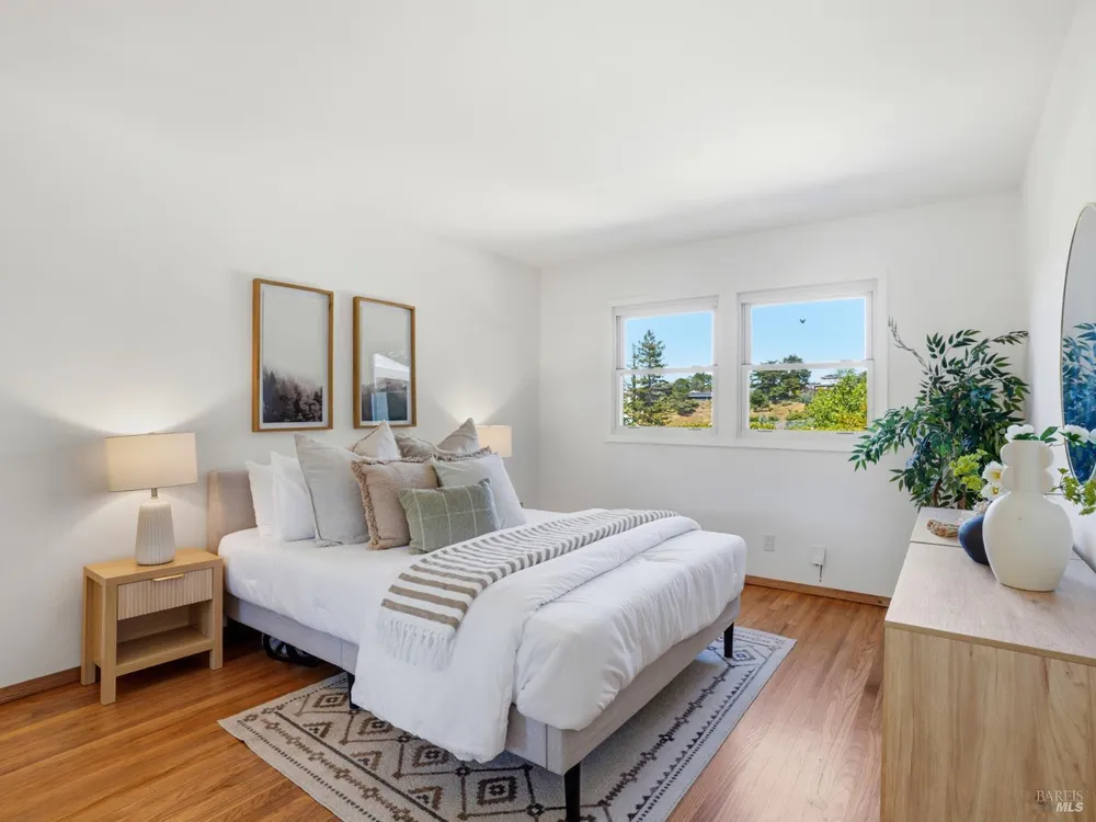 66 Granada Dr, Corte Madera, CA 94925