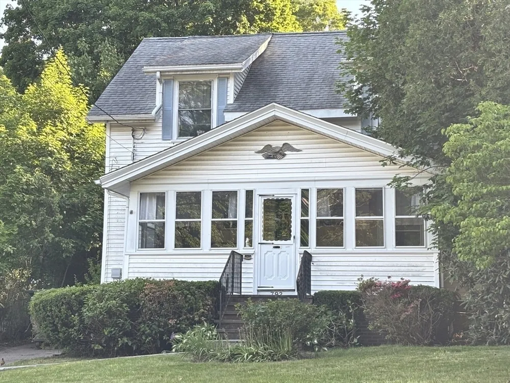 792 Commercial St, Braintree, MA 02184
