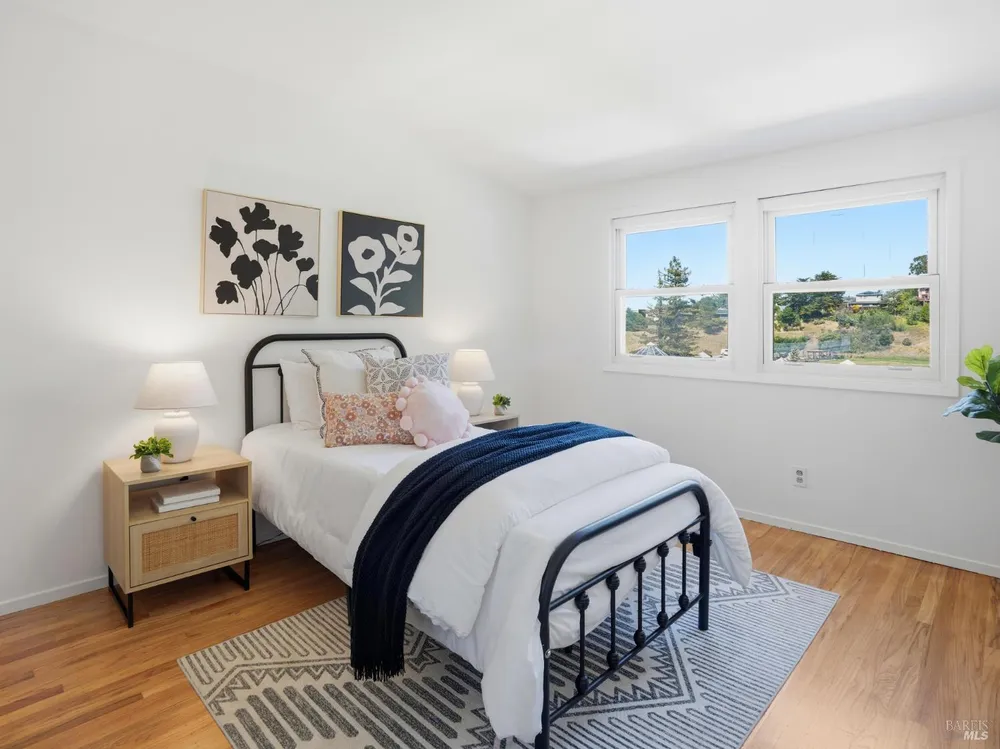 66 Granada Dr, Corte Madera, CA 94925