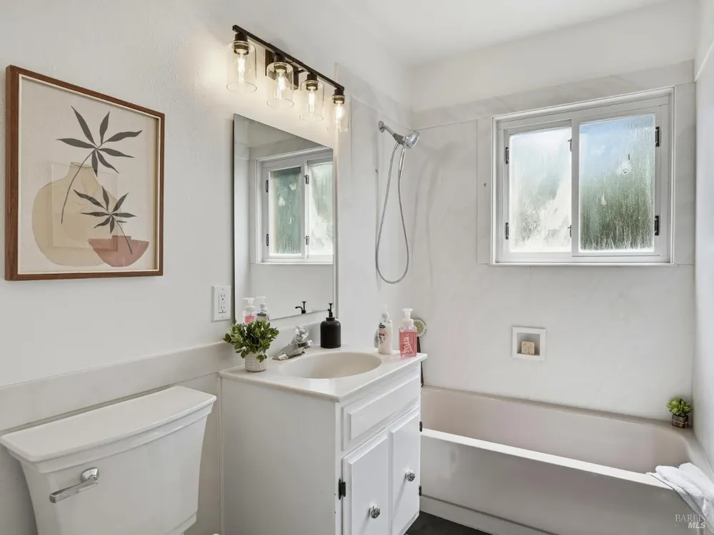 66 Granada Dr, Corte Madera, CA 94925