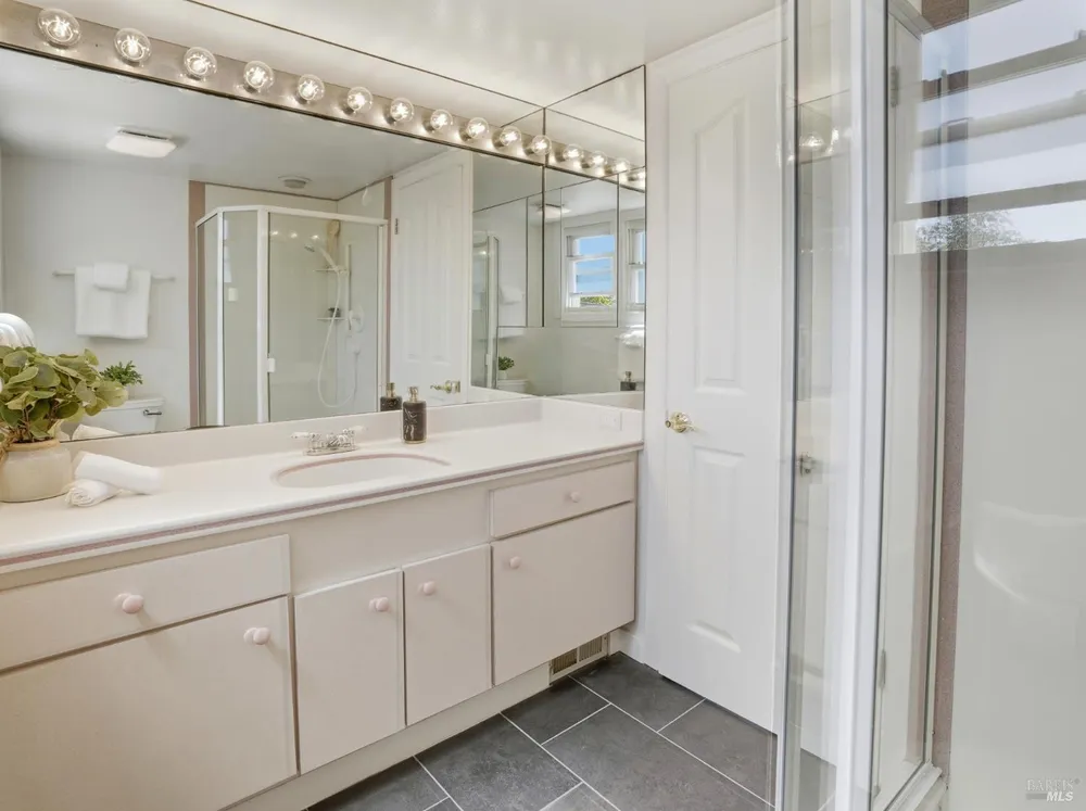 66 Granada Dr, Corte Madera, CA 94925