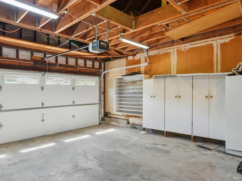 66 Granada Dr, Corte Madera, CA 94925