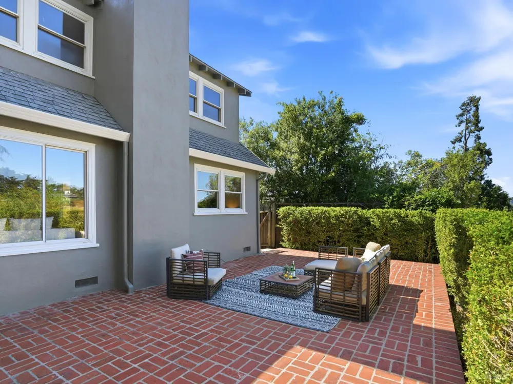 66 Granada Dr, Corte Madera, CA 94925
