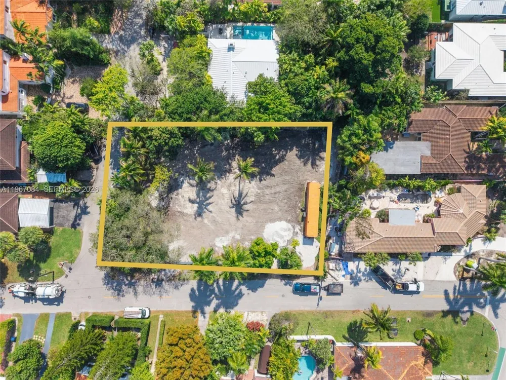 2880 Fairgreen Dr, Miami Beach, FL 33140