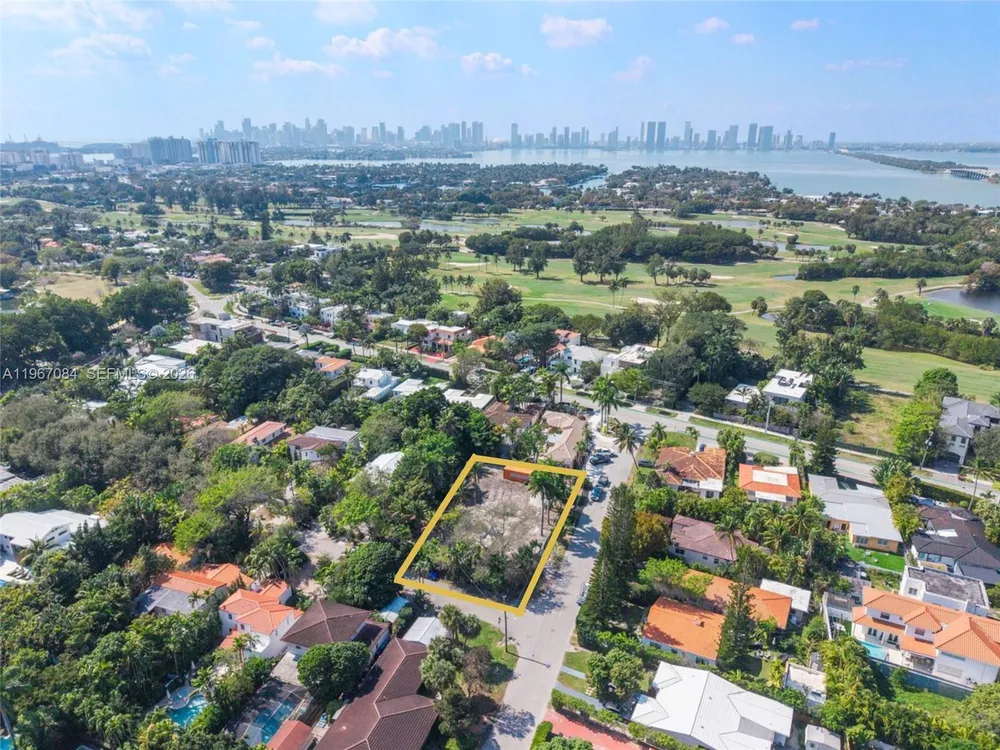 2880 Fairgreen Dr, Miami Beach, FL 33140