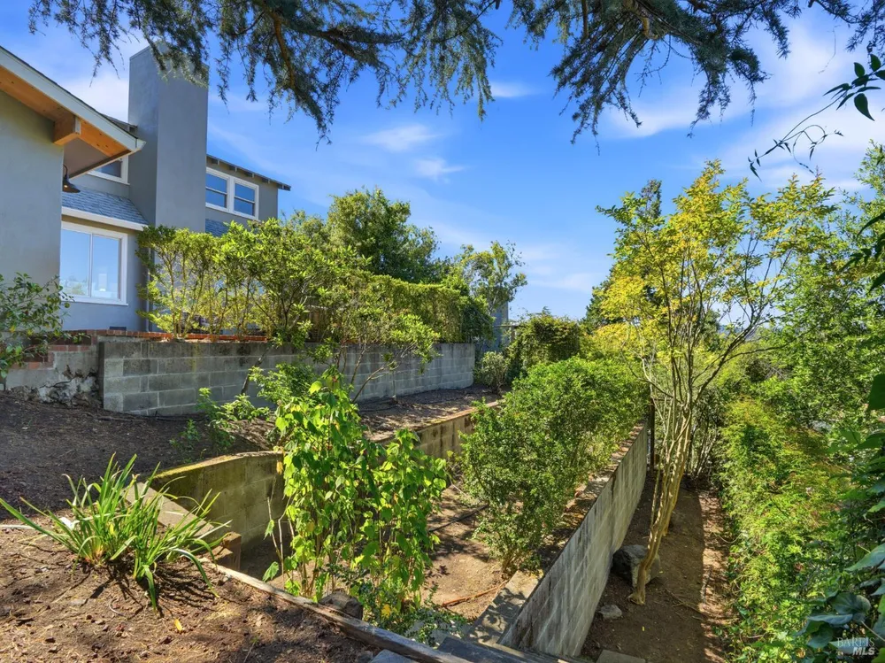 66 Granada Dr, Corte Madera, CA 94925