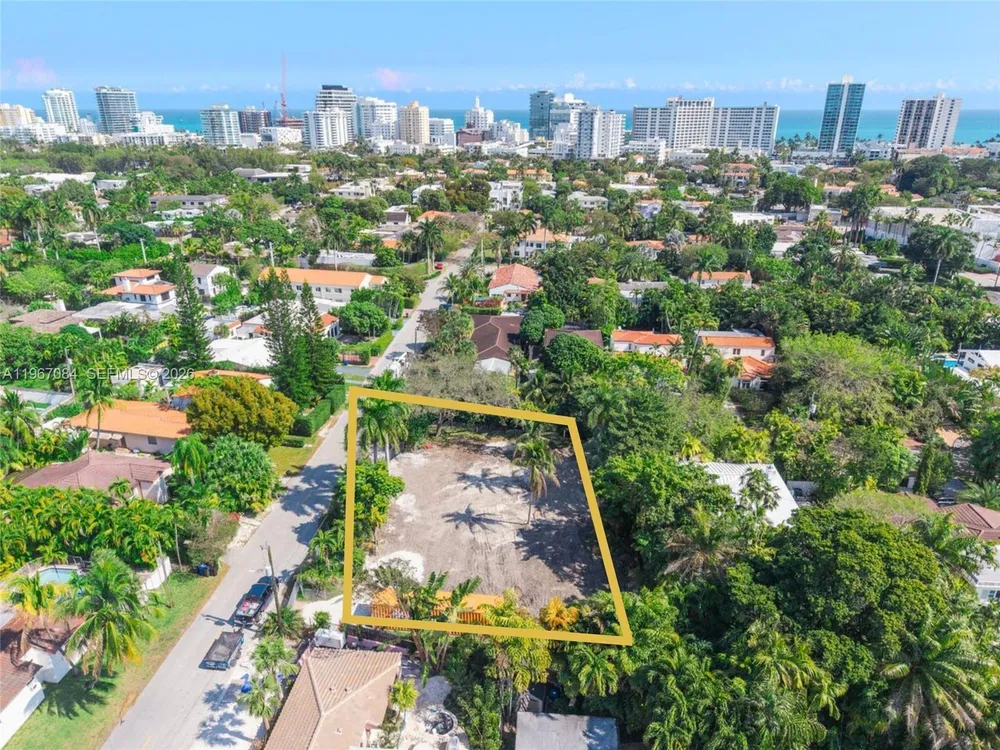 2880 Fairgreen Dr, Miami Beach, FL 33140