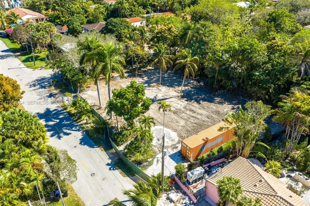 2880 Fairgreen Dr, Miami Beach, FL 33140