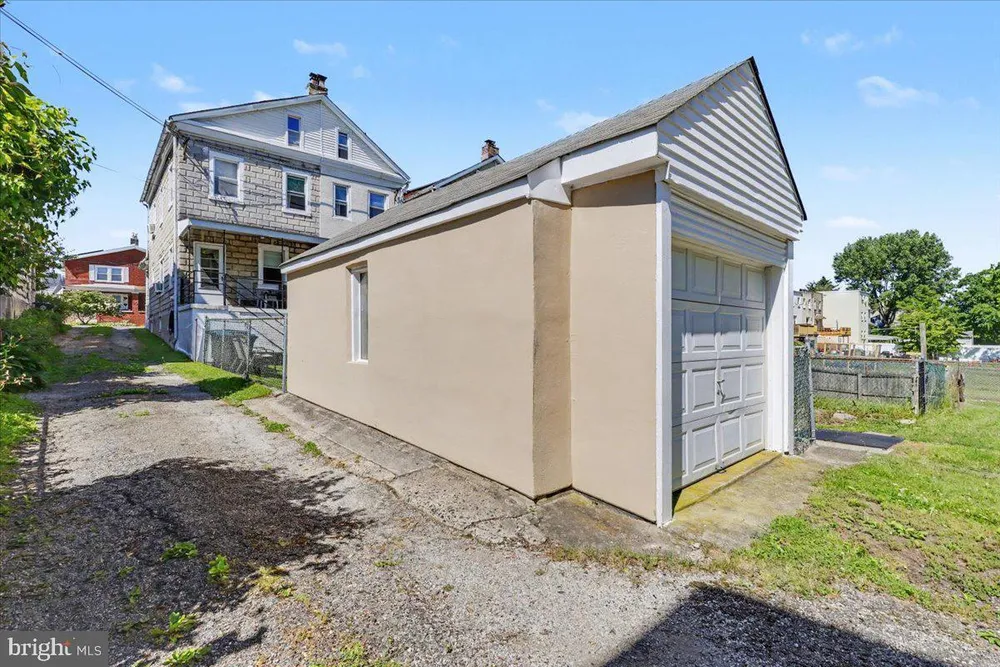 208 W 7th Ave, Conshohocken, PA 19428