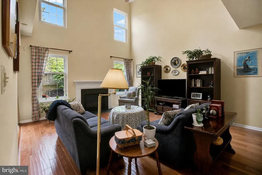 107 Castle Dr, North Wales, PA 19454