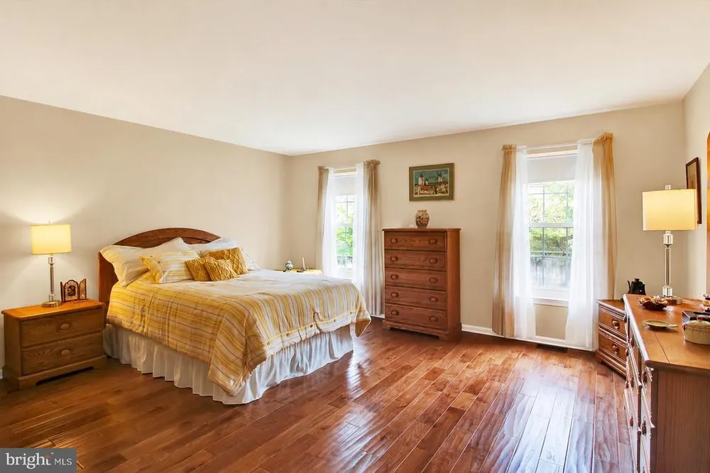 107 Castle Dr, North Wales, PA 19454