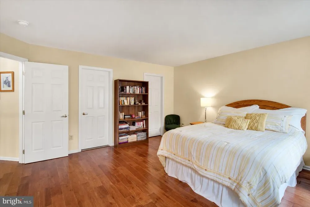 107 Castle Dr, North Wales, PA 19454