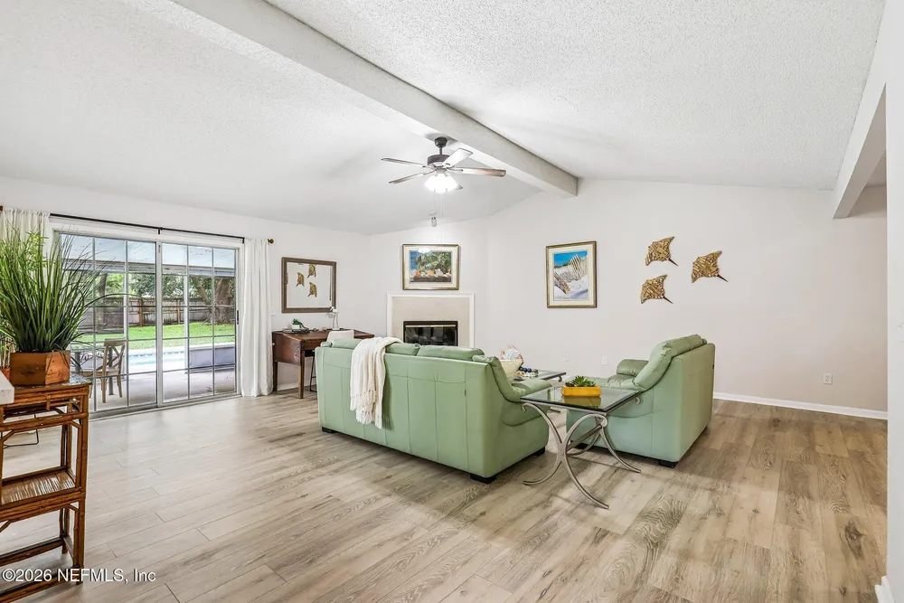 7180 Ridgeglen Ct, Jacksonville, FL 32216