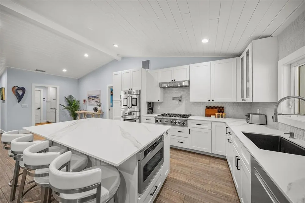 6207 93rd Street Circle E, Bradenton, FL 34202