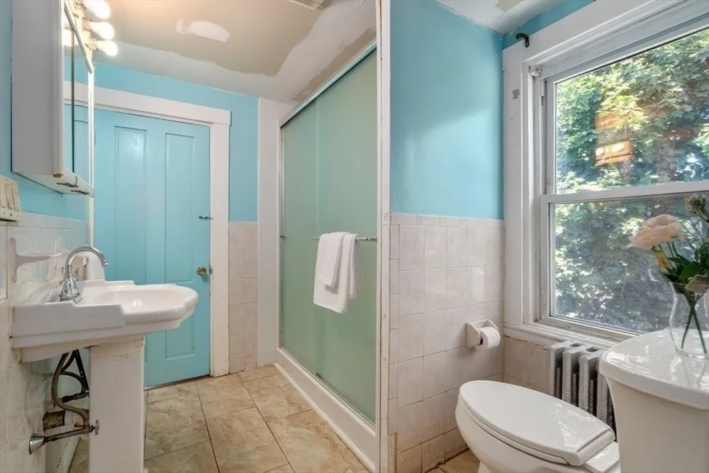 4 Magnolia Pl, Boston, MA 02125