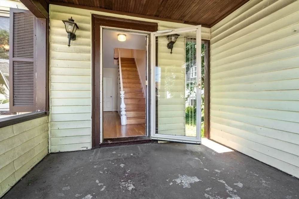 4 Magnolia Pl, Boston, MA 02125