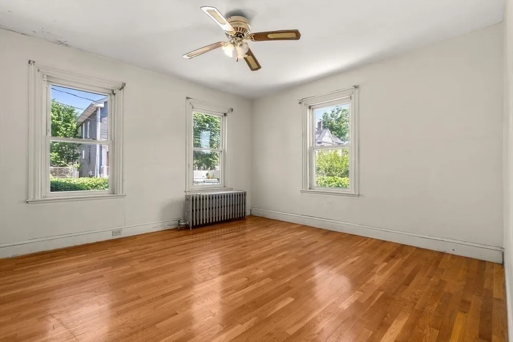 4 Magnolia Pl, Boston, MA 02125