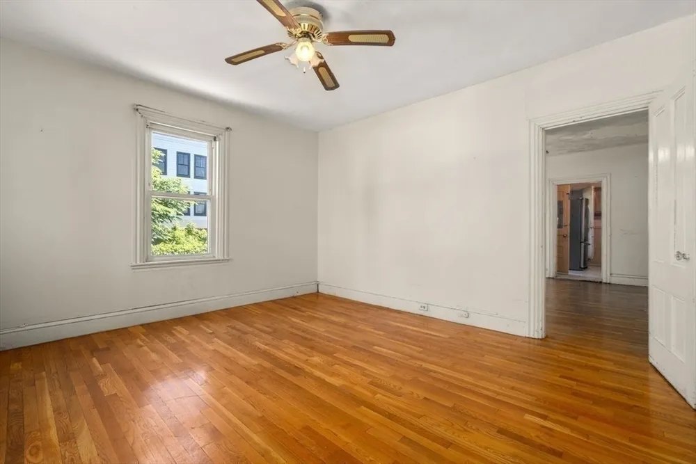 4 Magnolia Pl, Boston, MA 02125