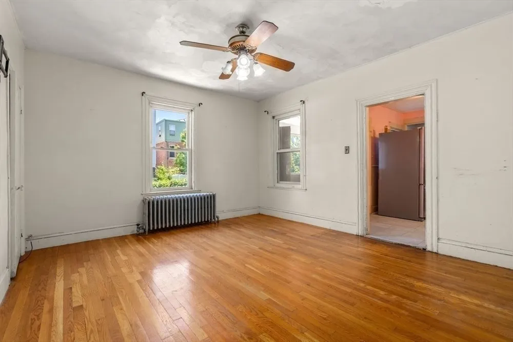 4 Magnolia Pl, Boston, MA 02125