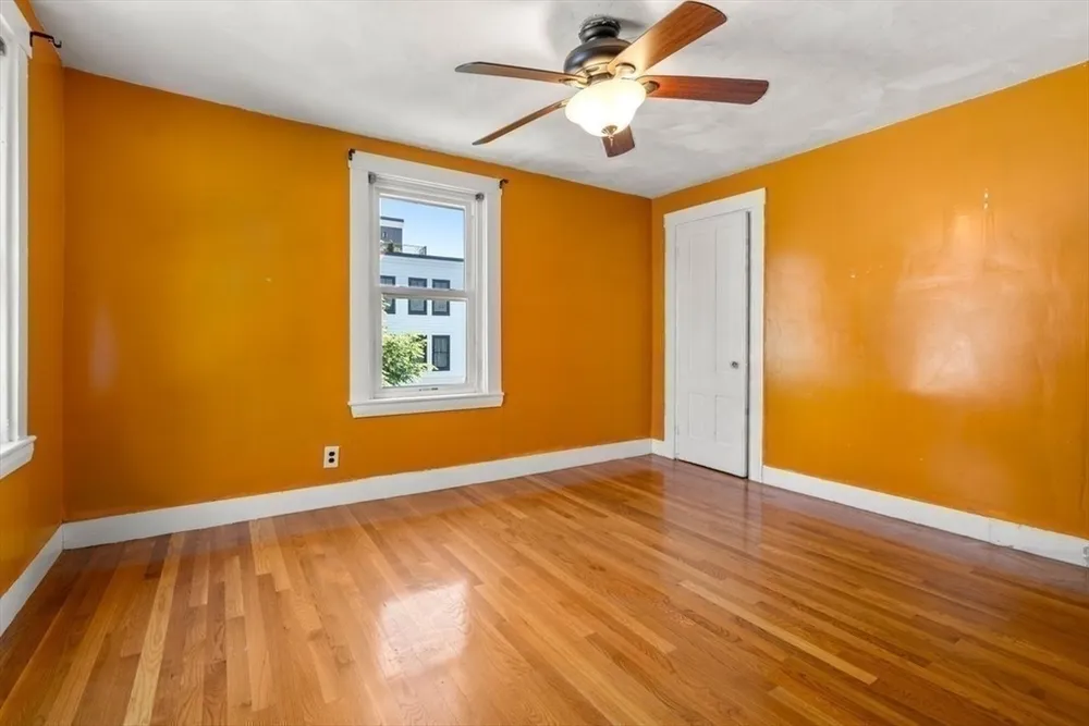 4 Magnolia Pl, Boston, MA 02125