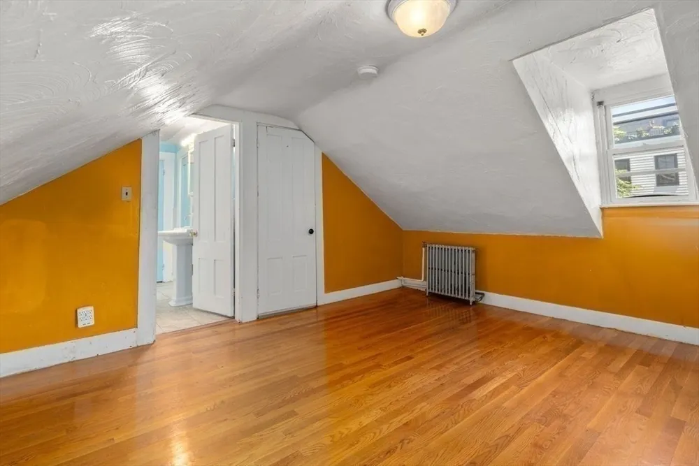 4 Magnolia Pl, Boston, MA 02125