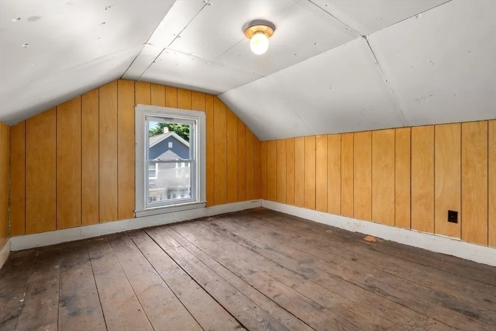 4 Magnolia Pl, Boston, MA 02125