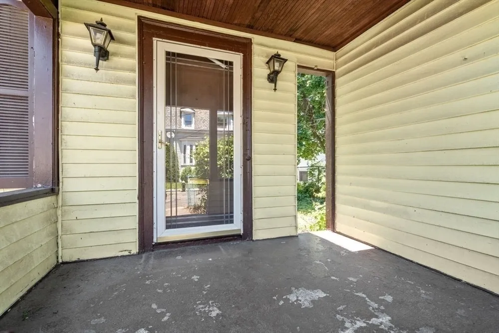 4 Magnolia Pl, Boston, MA 02125