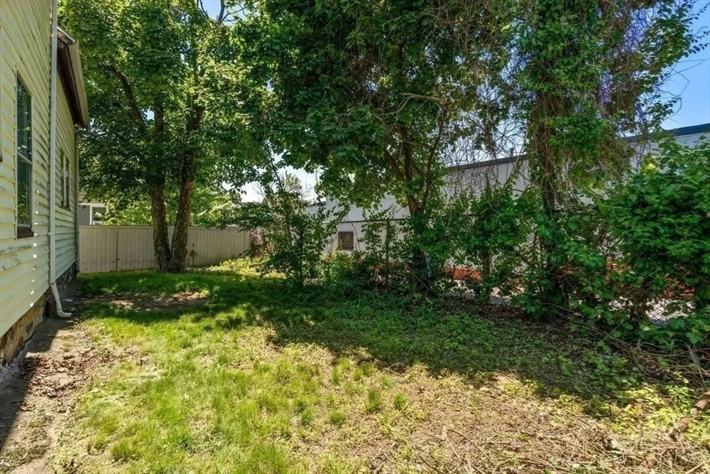 4 Magnolia Pl, Boston, MA 02125