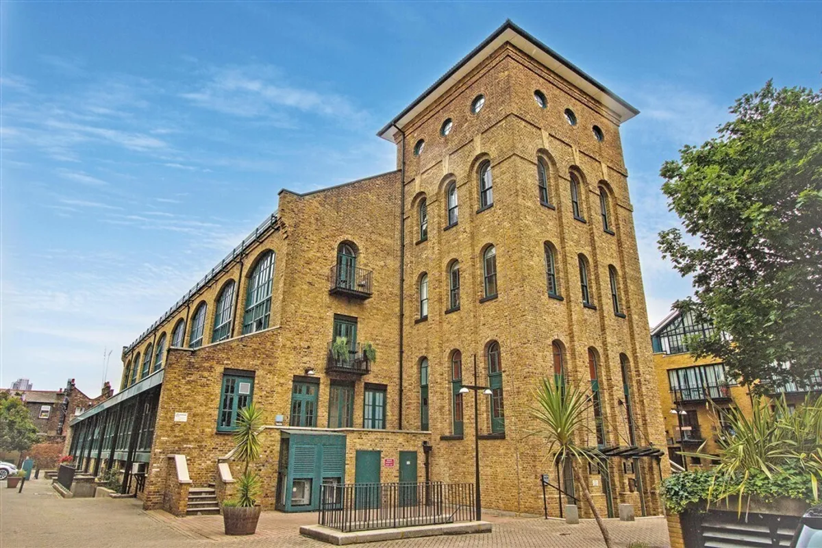Burrells Wharf Square, LONDON