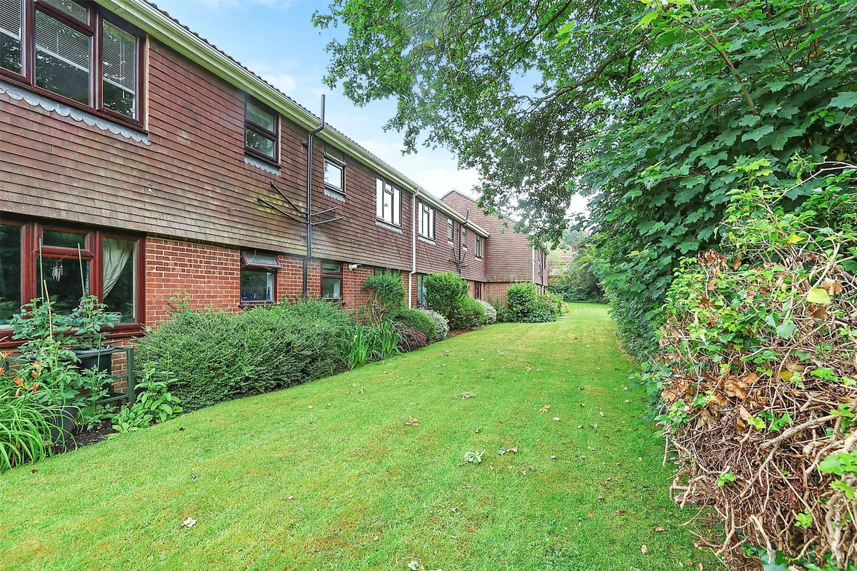 Robyns Way, Edenbridge, Kent, TN8