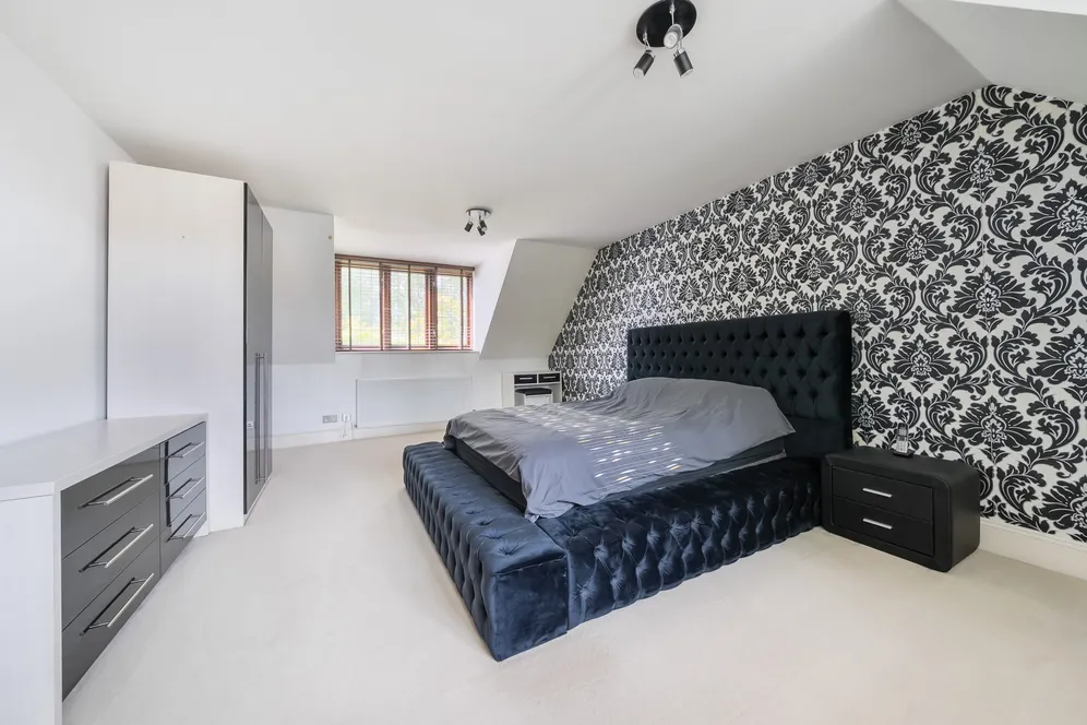Cleeve Court, Bristol, BS16 photo 13