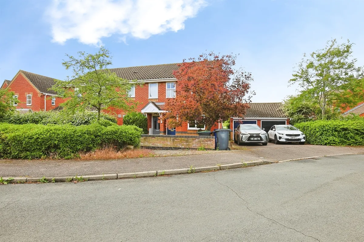 Leabrook Close, Bury St. Edmunds
