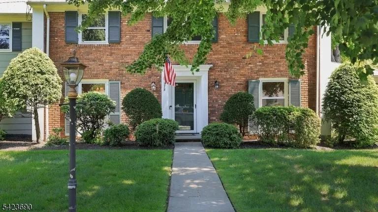 2278 Edgewood Terrace, Scotch Plains, NJ 07076