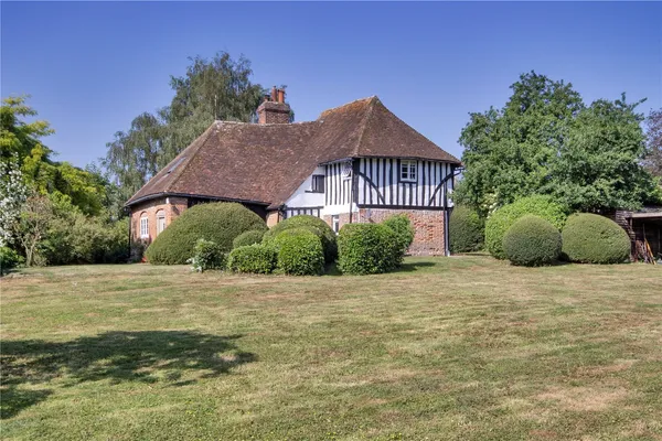 Hernhill, Faversham, ME13 photo 1