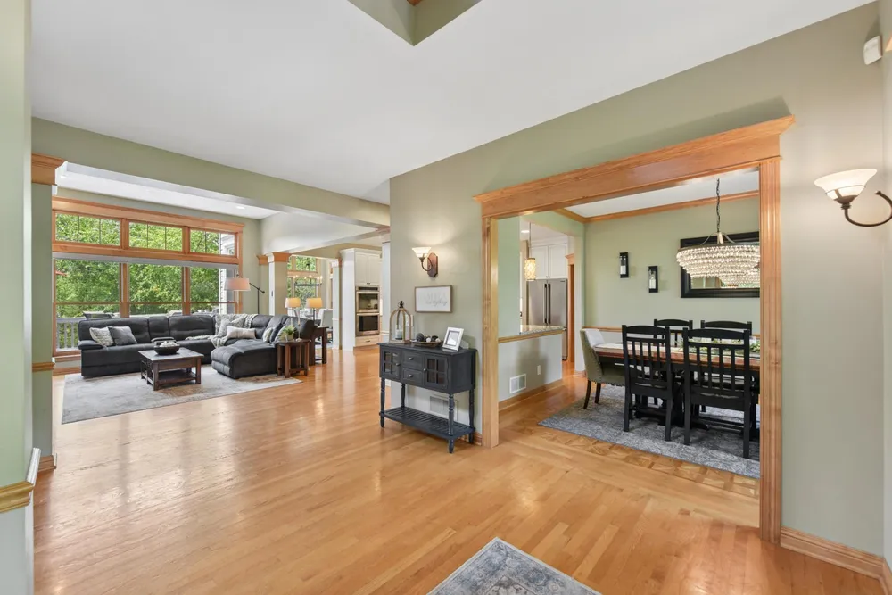 3312 Crestmoor Bay, Woodbury, MN 55125
