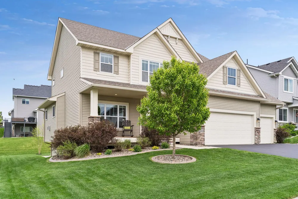 20164 Harvest Dr, Lakeville, MN 55044