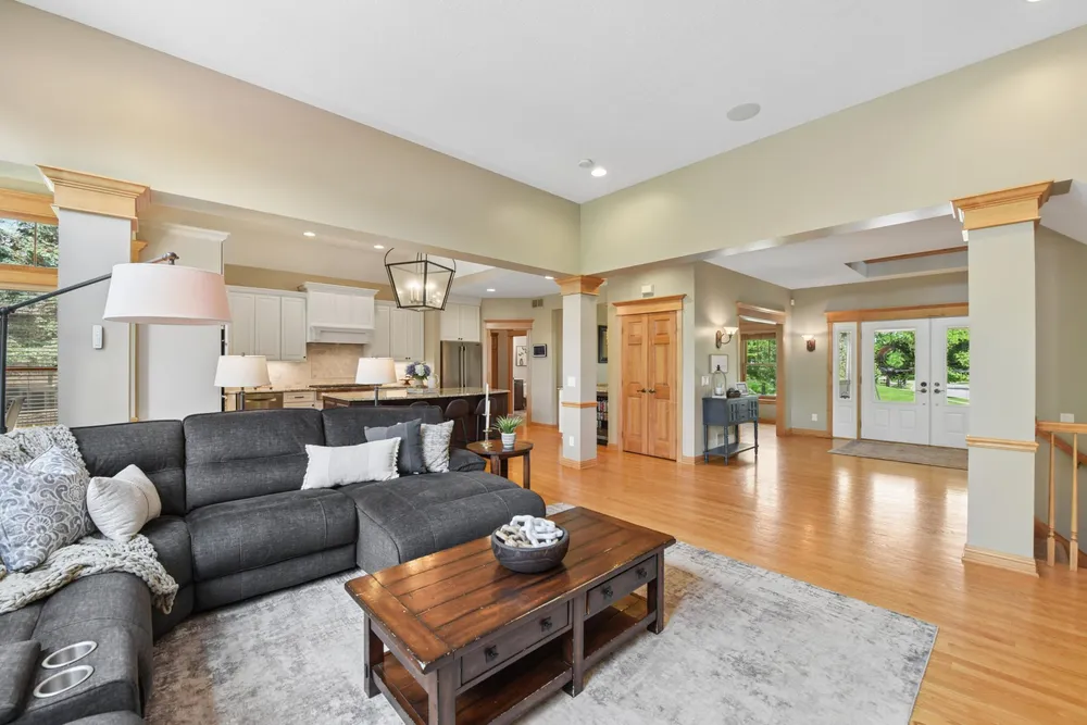 3312 Crestmoor Bay, Woodbury, MN 55125