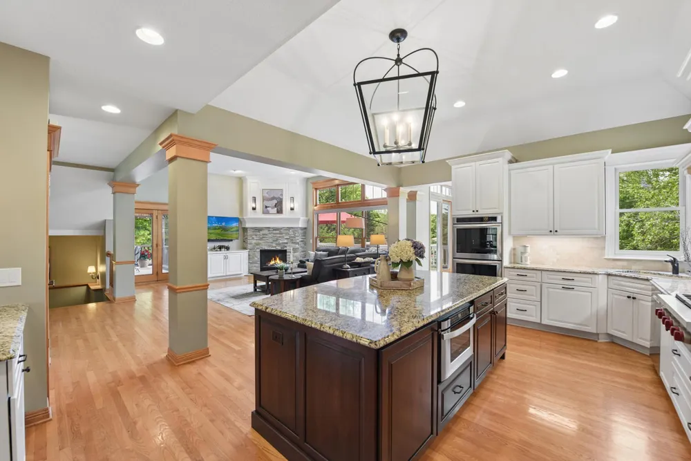 3312 Crestmoor Bay, Woodbury, MN 55125
