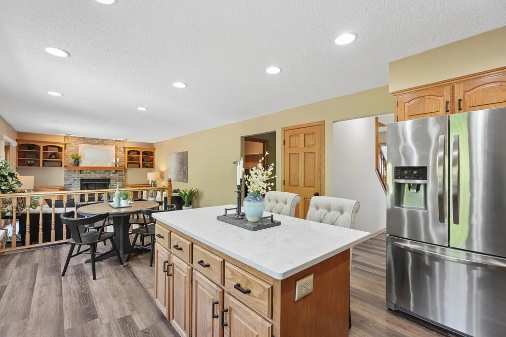 9220 Hillside Trail S, Cottage Grove, MN 55016