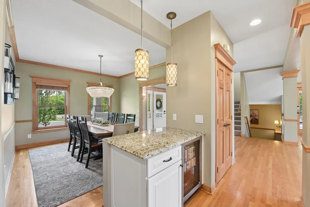 3312 Crestmoor Bay, Woodbury, MN 55125