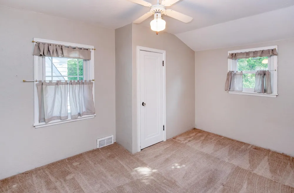 436 Woodlawn Ave, St Paul, MN 55105-1342