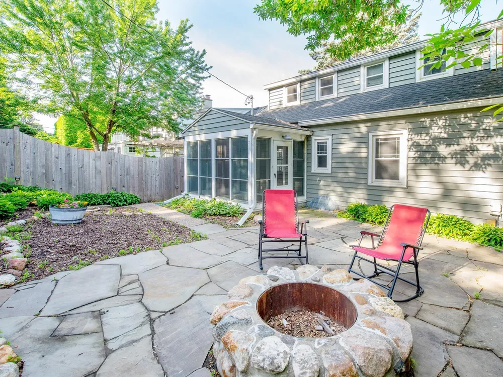 436 Woodlawn Ave, St Paul, MN 55105-1342