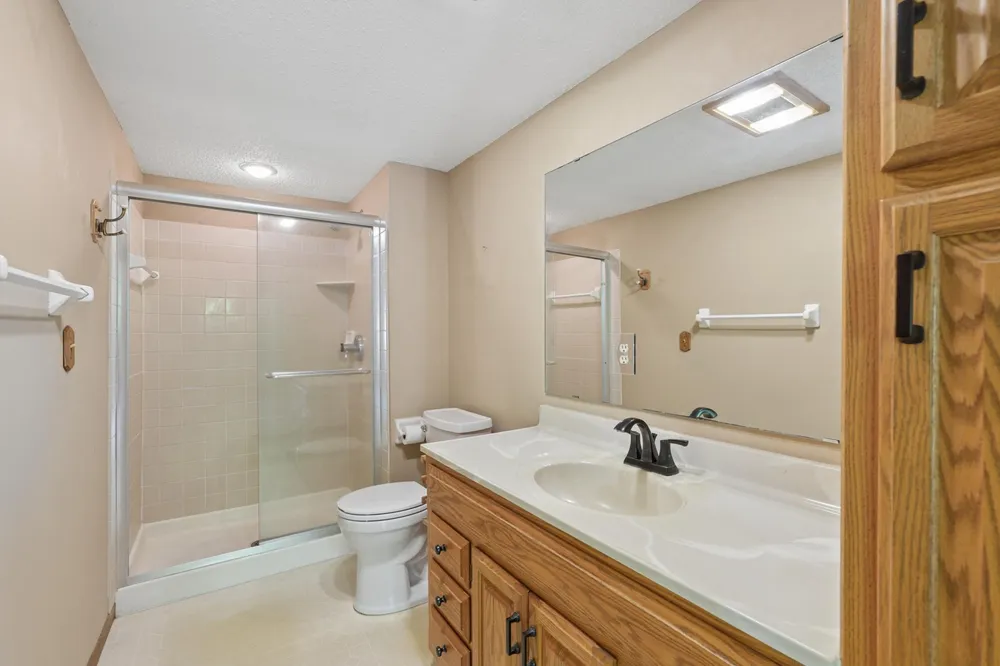 9220 Hillside Trail S, Cottage Grove, MN 55016
