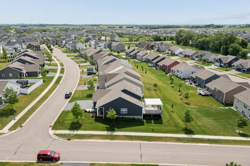 18192 Hartlin Ave, Lakeville, MN 55044