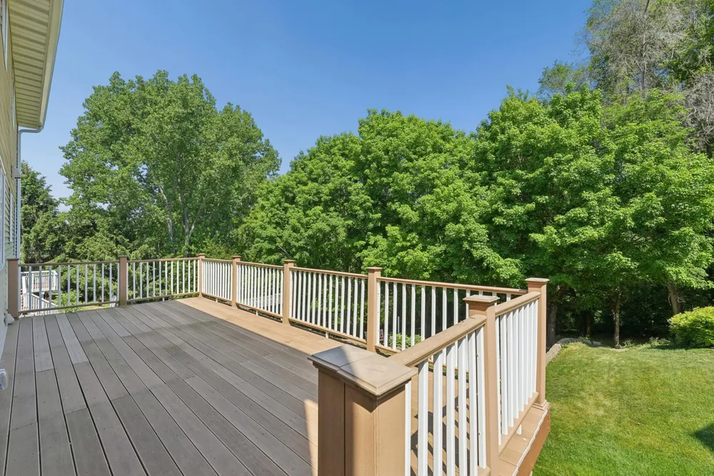 9220 Hillside Trail S, Cottage Grove, MN 55016